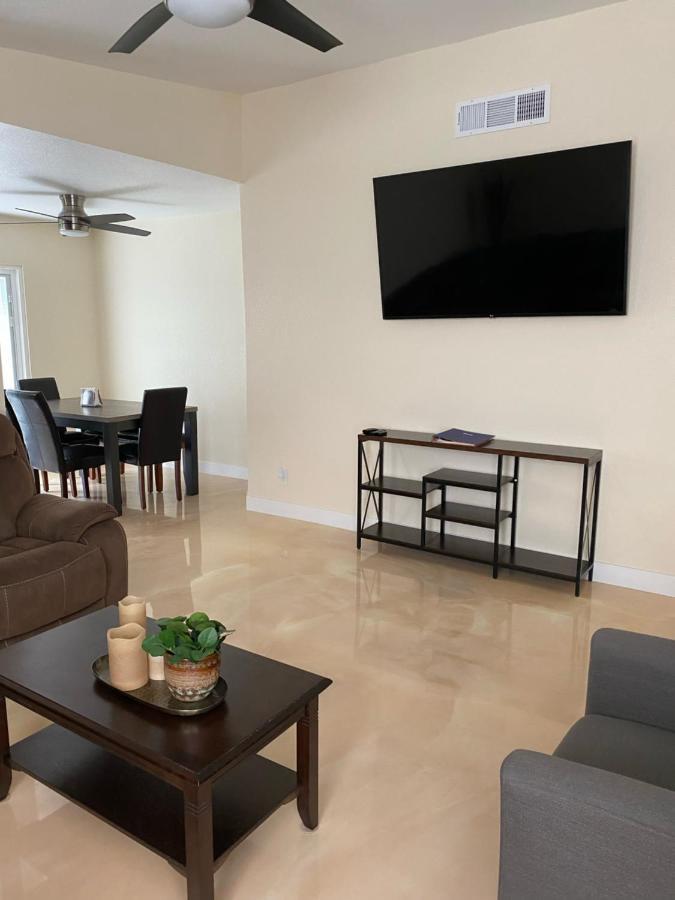 핸더슨 Newly Remodeled Family Friendly 3B/2B House 빌라 외부 사진